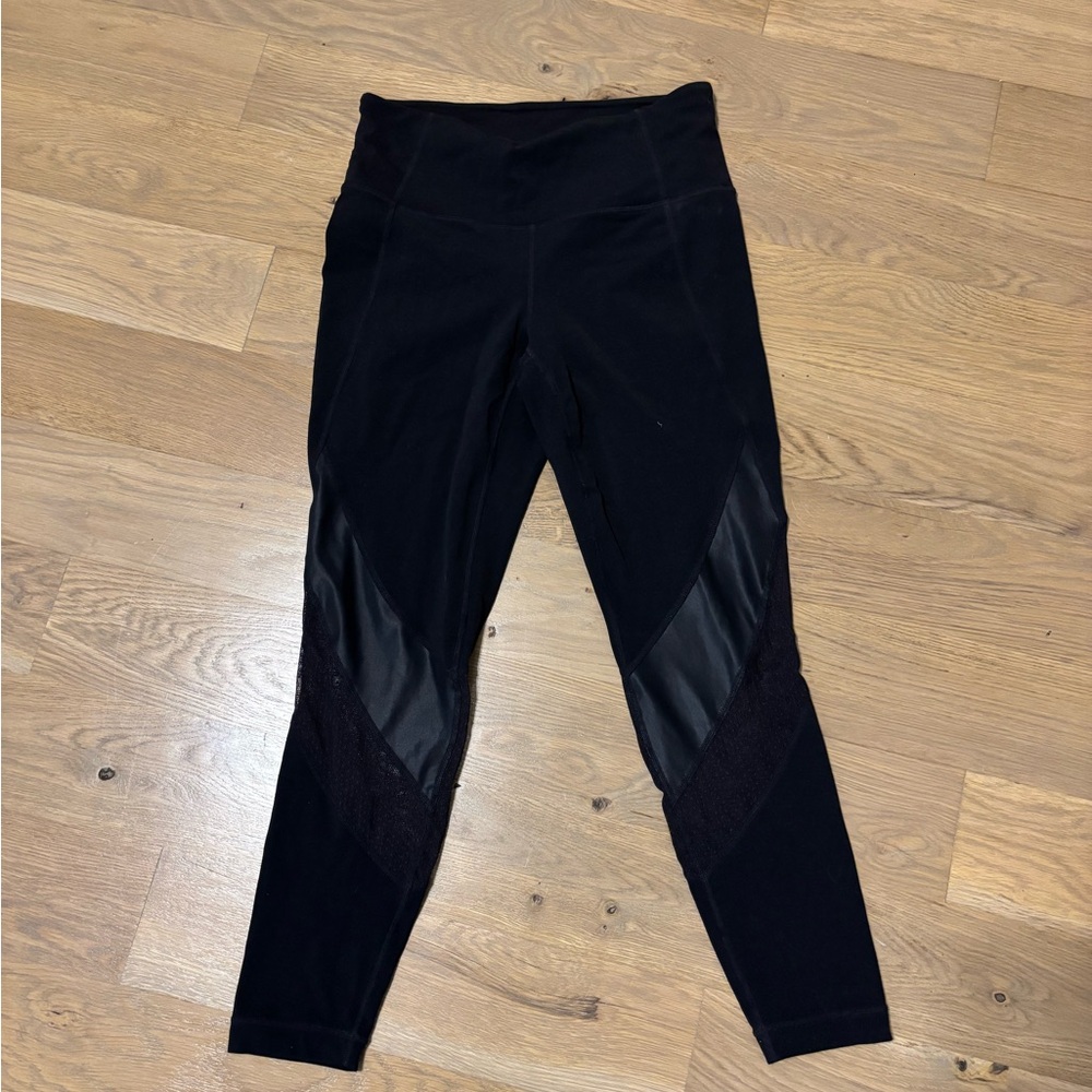 ATHLETA size M Shine Salutation 7/8 Leggings MESH PANELS 871034 BLACK small